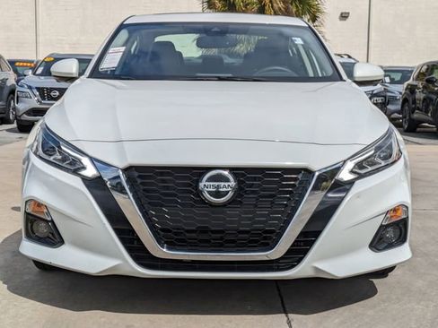 Used 2021 Nissan Altima 2.5 Platinum image 3