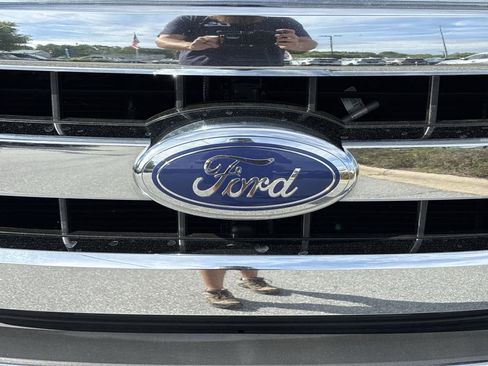 Used 2015 Ford F150 XLT w/ Equipment Group 301A Mid RWD image 29