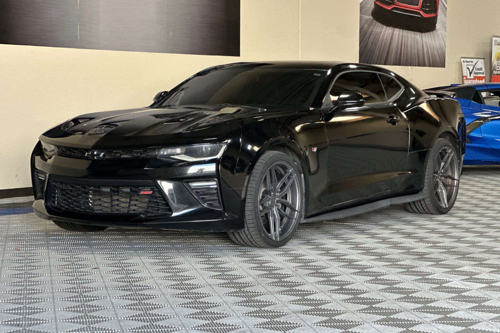 Used 2017 Chevrolet Camaro SS RWD image 8