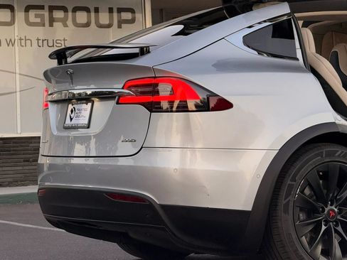 Used 2018 Tesla Model X 100D AWD/4WD image 9