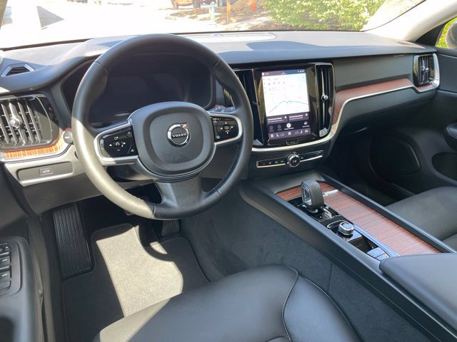 Certified 2025 Volvo V60 B5 Cross Country Plus AWD/4WD image 17