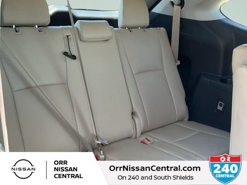Used 2023 Toyota Highlander XLE AWD/4WD image 13