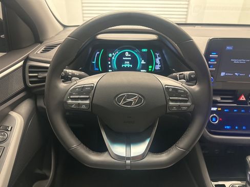 Used 2022 Hyundai Ioniq SE image 18