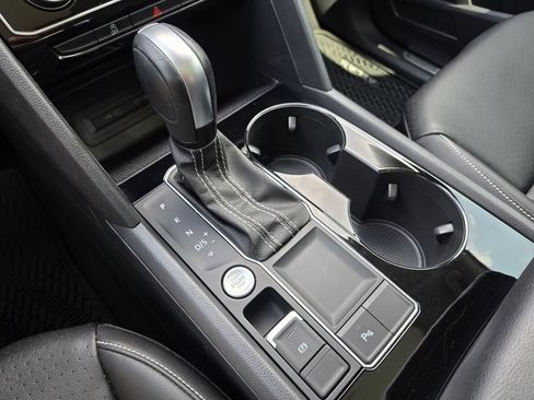 Used 2023 Volkswagen Atlas SE w/ Panoramic Sunroof Package FWD image 30