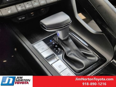 Used 2022 Hyundai Elantra SEL w/ Convenience Package FWD image 21