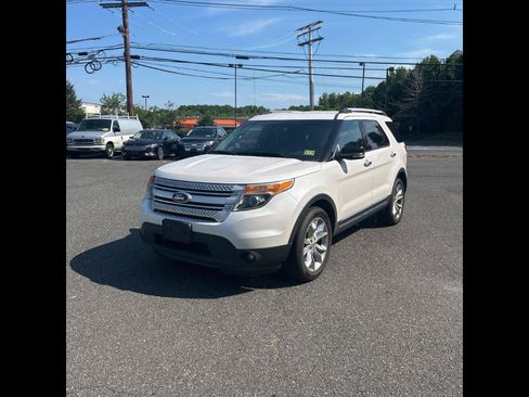 Used 2015 Ford Explorer XLT w/ Equipment Group 202A AWD/4WD image 1