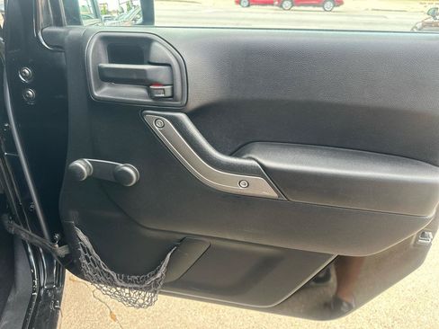 Used 2014 Jeep Wrangler Sport AWD/4WD image 16