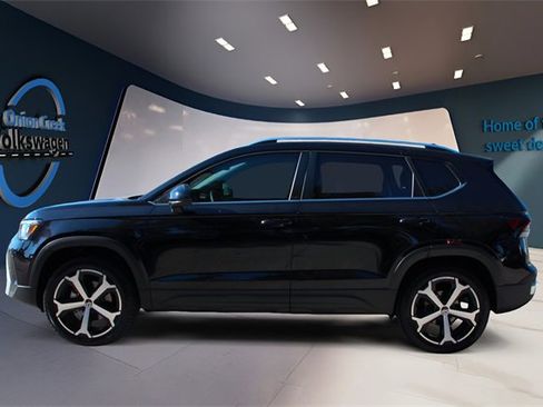 Certified 2025 Volkswagen Taos SEL image 6