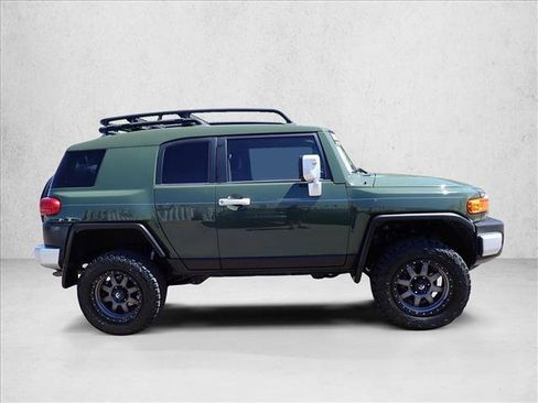 Used 2014 Toyota FJ Cruiser 4WD w/ Convenience Package image 5