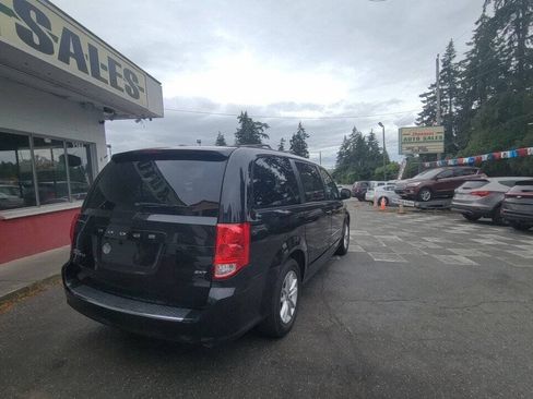 Used 2017 Dodge Grand Caravan SXT w/ Quick Order Package 29G SXT FWD image 3