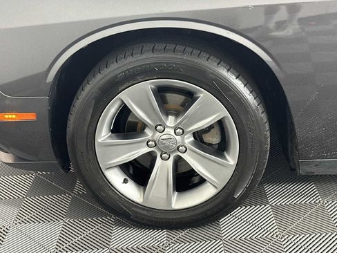 Used 2015 Dodge Challenger SXT RWD image 11