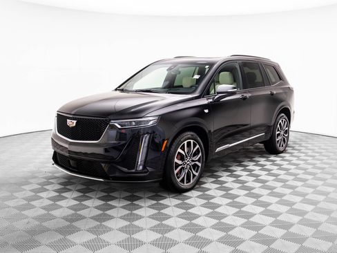Certified 2024 Cadillac XT6 Sport w/ Technology Package image 3