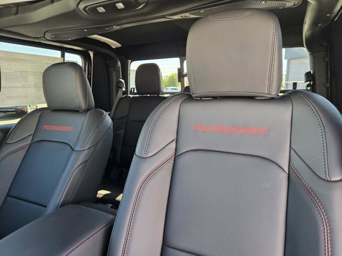 New 2025 Jeep Gladiator Rubicon image 26