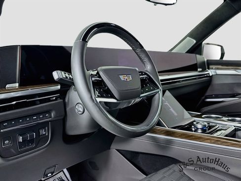 Used 2025 Cadillac Escalade Sport Platinum AWD/4WD image 9