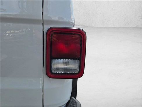 Used 2025 Jeep Gladiator Sport AWD/4WD image 25