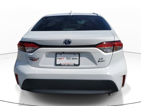 Used 2025 Toyota Corolla LE image 5