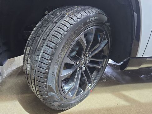 New 2026 Jeep Grand Wagoneer Summit image 33