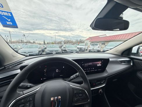 Used 2025 Buick Encore GX Preferred image 33