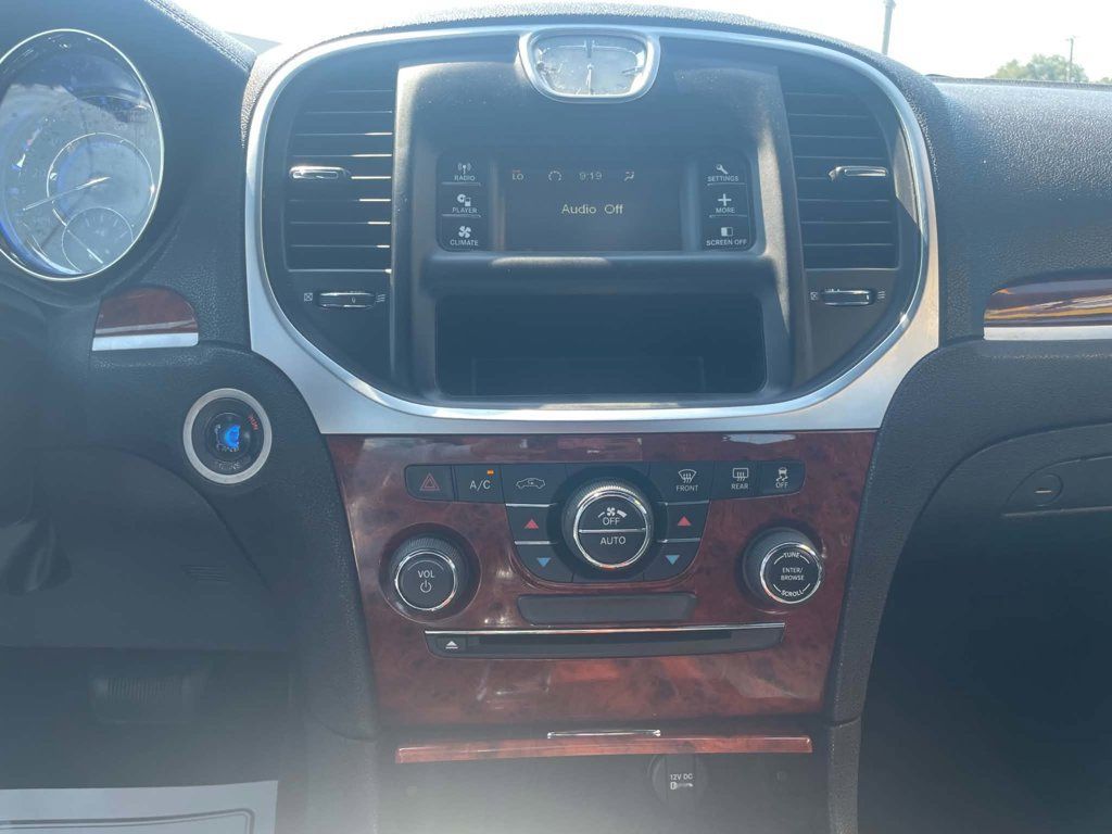 Used 2012 Chrysler 300 Limited RWD image 11