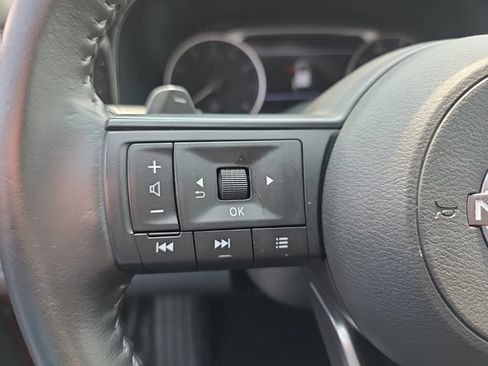 Used 2024 Nissan Pathfinder SV AWD/4WD image 34