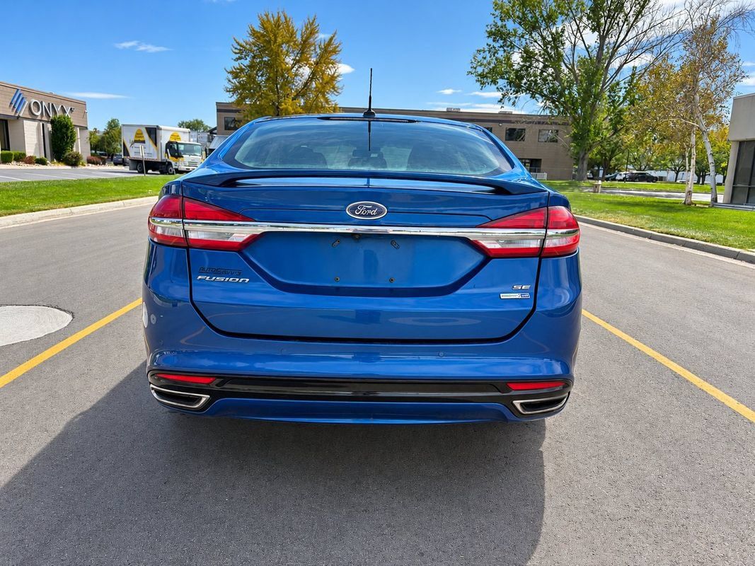 Used 2017 Ford Fusion SE w/ Equipment Group 201A AWD/4WD image 4