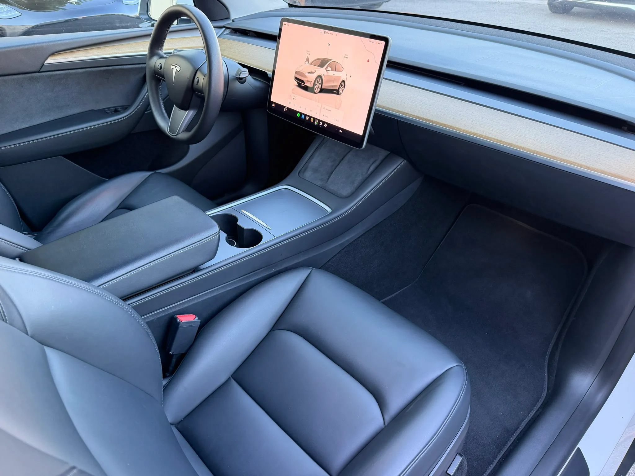 Used 2022 Tesla Model Y Long Range AWD/4WD image 21