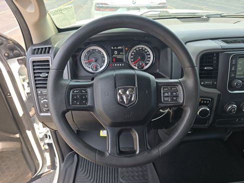 Used 2020 RAM 1500 Tradesman w/ Tradesman SXT Package RWD image 8