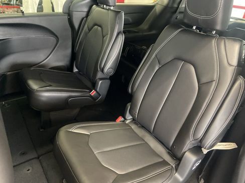 New 2026 Chrysler Pacifica Select image 20