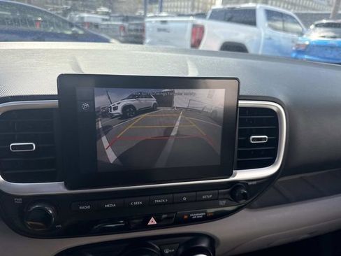 Certified 2023 Hyundai Venue SEL image 21
