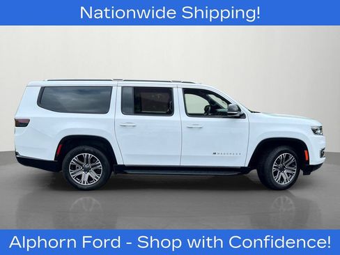 Used 2024 Jeep Wagoneer L Series II w/ Flexible Seating Group AWD/4WD image 2