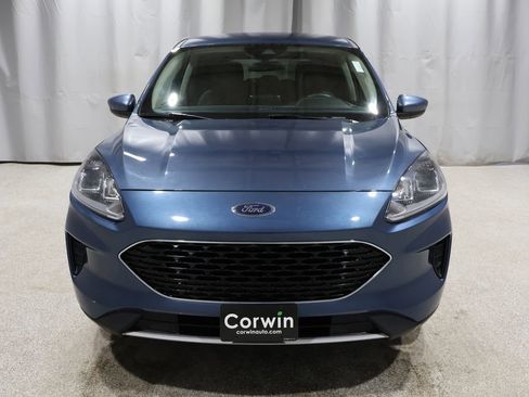 Used 2020 Ford Escape SE image 18