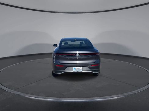 Used 2023 Toyota Crown XLE AWD/4WD image 7