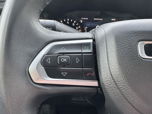 Used 2023 Jeep Compass Latitude image 18