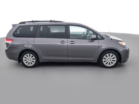 Used 2014 Toyota Sienna XLE AWD/4WD image 4