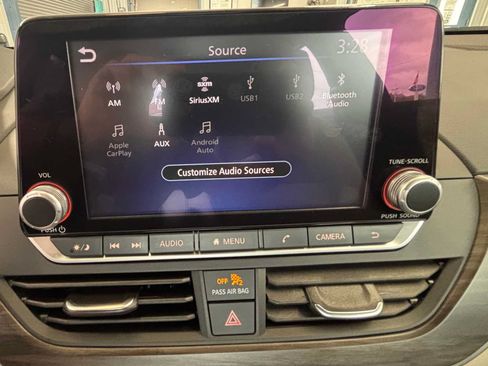 Used 2025 Nissan Altima 2.5 SV FWD image 25