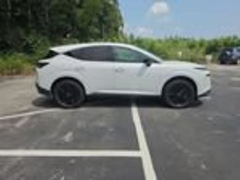 Used 2025 Nissan Murano SV FWD image 3