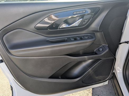 Used 2023 GMC Terrain AT4 image 14