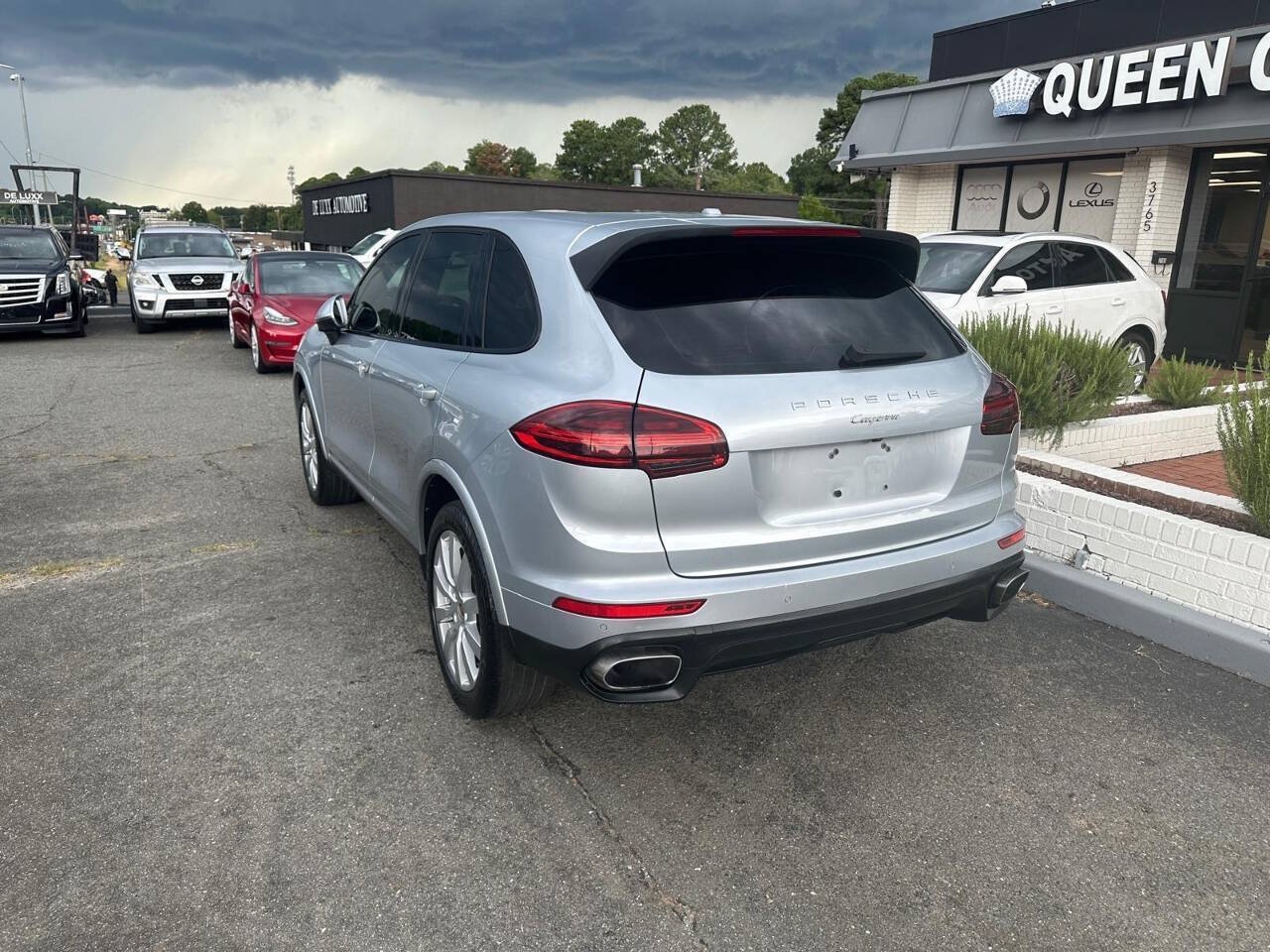 Used 2017 Porsche Cayenne Platinum Edition AWD/4WD image 5