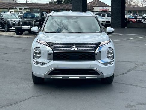 Used 2025 Mitsubishi Outlander 4WD Plug-In Hybrid image 9