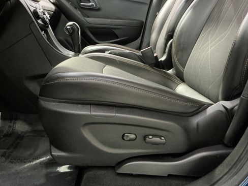 Used 2019 Chevrolet Trax LT w/ Driver Confidence Package AWD/4WD image 15