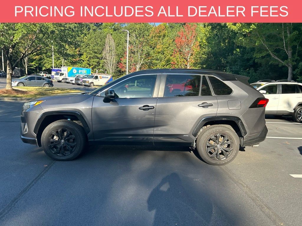 Used 2022 Toyota RAV4 XSE AWD/4WD image 15