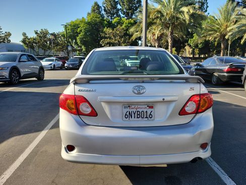 Used 2010 Toyota Corolla FWD image 4