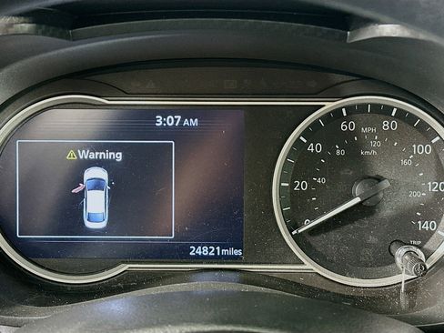 Used 2025 Nissan Versa SV FWD image 19