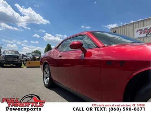 Used 2009 Dodge Challenger R/T RWD image 2