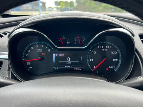 Used 2019 Chevrolet Impala LT FWD image 23
