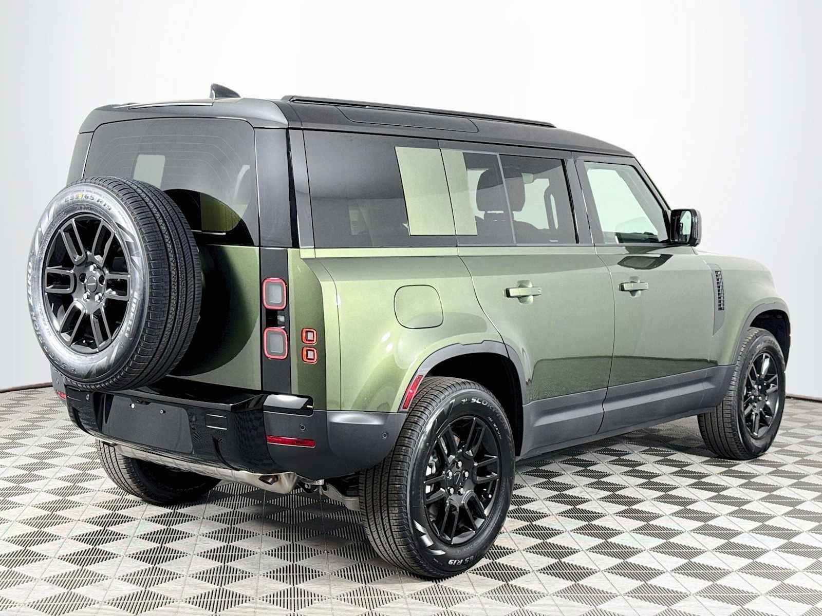New 2026 Land Rover Defender 110 S AWD/4WD image 5