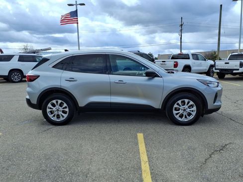 Certified 2023 Ford Escape Active AWD/4WD image 9