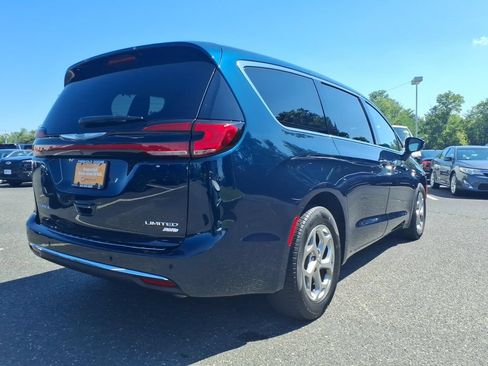 Certified 2024 Chrysler Pacifica Limited AWD/4WD image 20