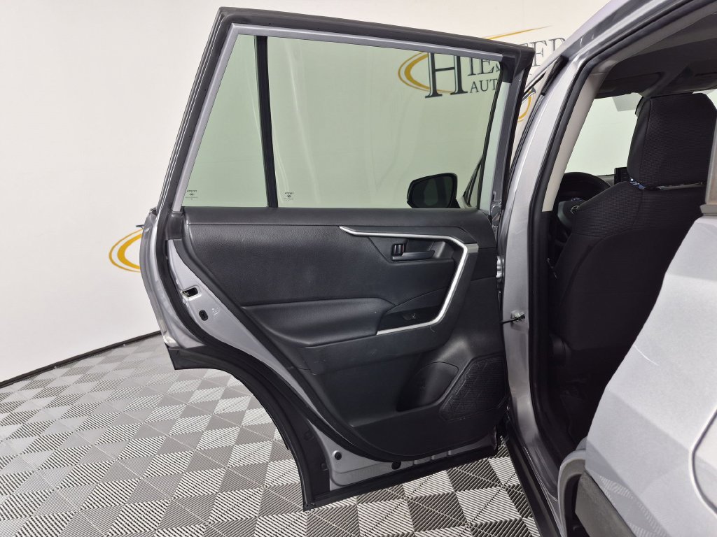 Used 2021 Toyota RAV4 LE FWD image 28
