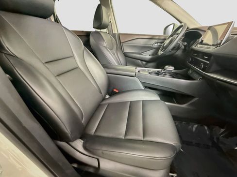 Used 2023 Nissan Rogue SV w/ SV Premium B Package FWD image 29